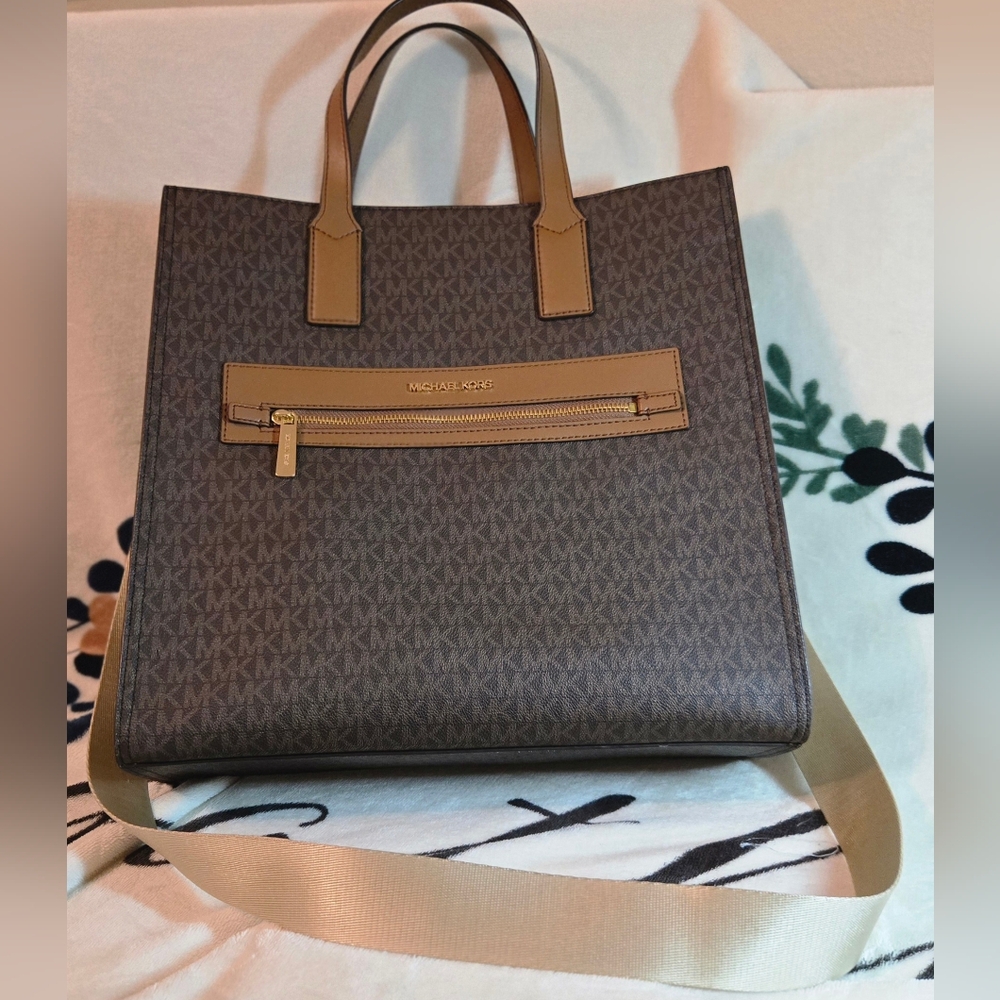 💯 Authentic Michael Kors Large Tote/ Crossbody